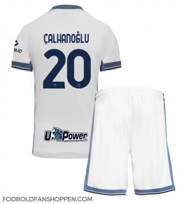 Inter Milan Hakan Calhanoglu #20 Udebanetrøje Børn 2024-25 Kortærmet (+ Korte bukser)